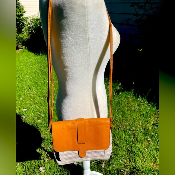 Fossil’s Woven Crossbody Bag w Leather Trim - Picture 1 of 13
